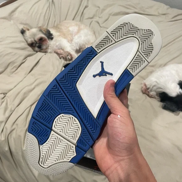 Jordan 4 “Motorsports “